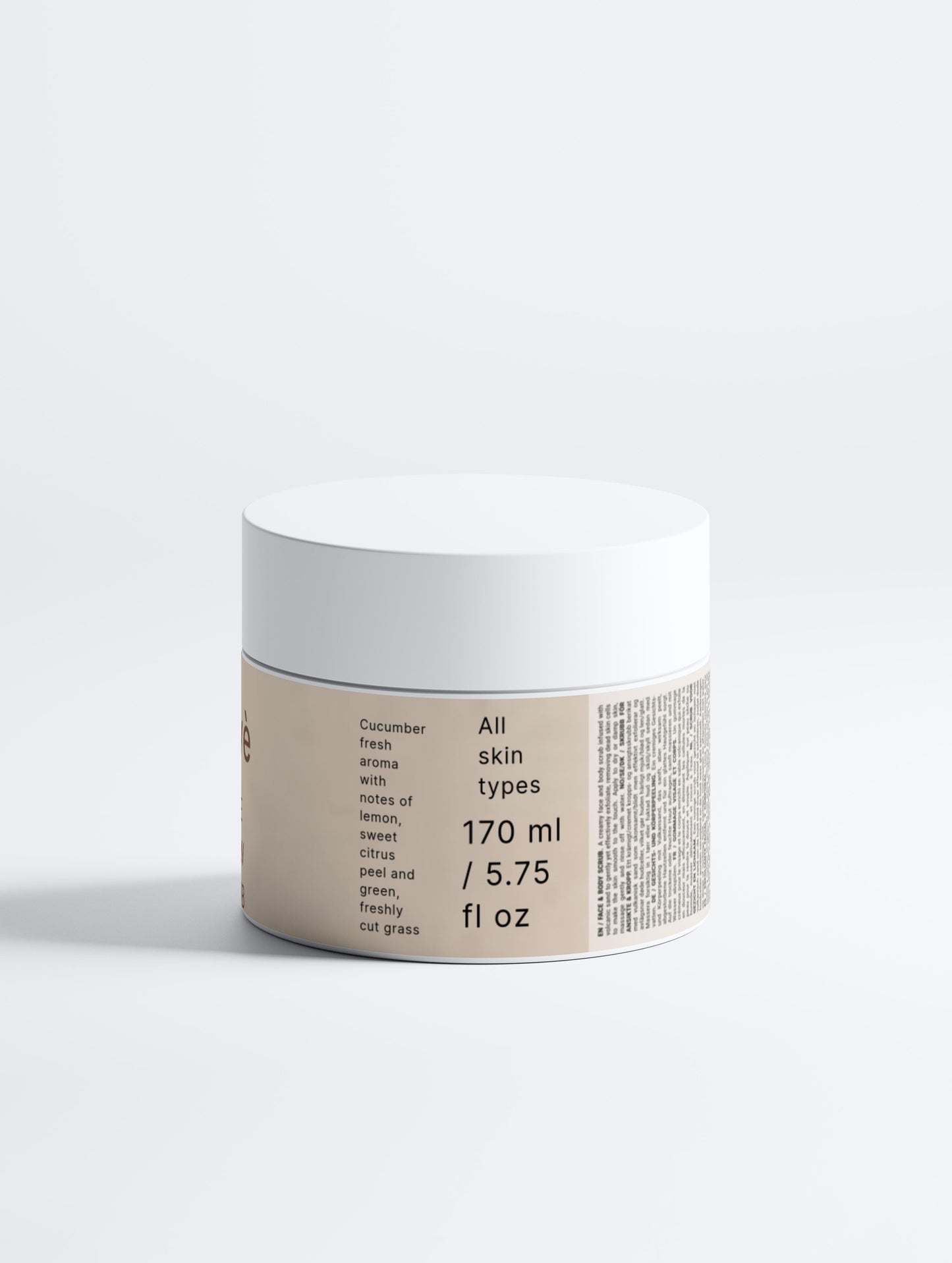 Elevè Pure Glow Scrub - veganes Peeling für ein ebenmäßig, jugendliches Hautbild. Entfernt sanft abgestorbene Hautzellen, verfeinert die Poren und sorgt für einen frischen Glow. Für alle Hauttypen geeignet.
Vegane Inhaltsstoffe und Pflegehinweise für Gesicht und Körper. ML-Angabe.
